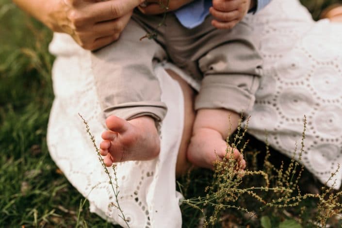 close up detail of little boy feet. family photo shoot in Basingstoke, Hampshire. Ewa Jones Photography