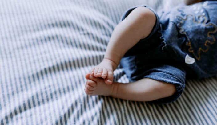 Newborn Feet. Basingstoke Newborn baby Photography. Ewa Jones Photography