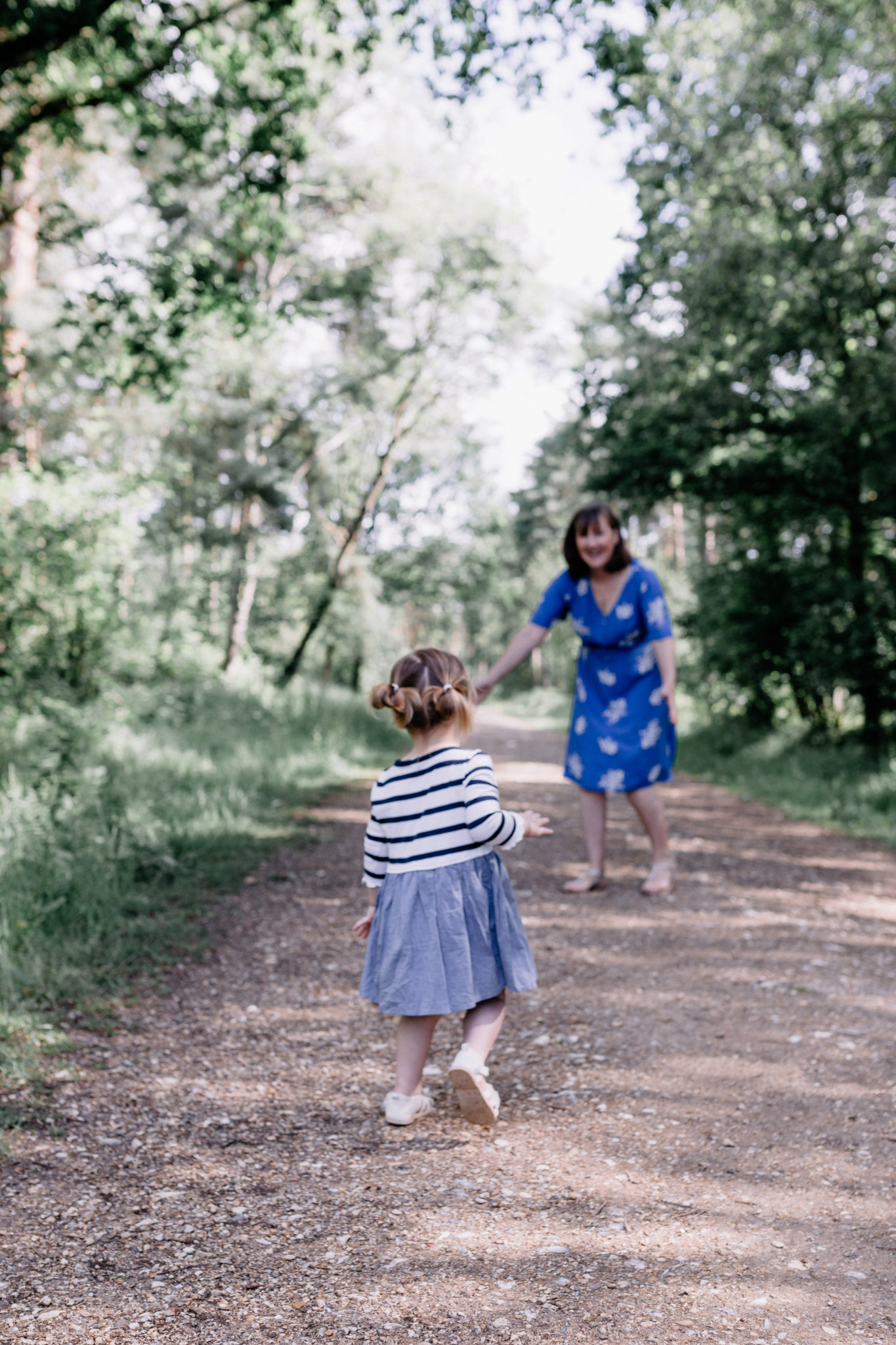 Girl running towards grandma | Family photo session | Natural photo session in woods | Basingstoke | Hampshire | Ewa Jones Photography
