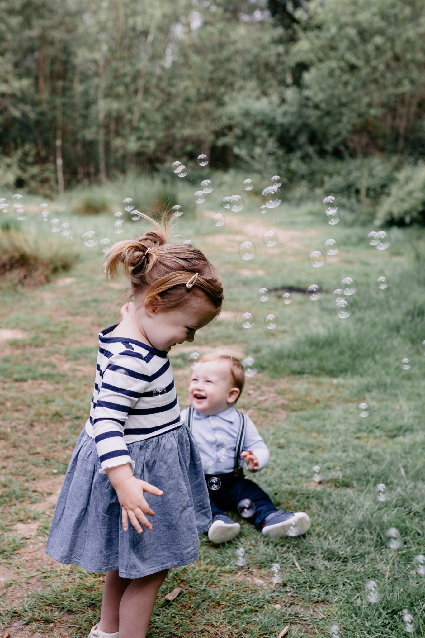 Bubbles fun | Sister and brother | Family lifestyle photography | Hampshire | Basingstoke | Ewa Jones Photography