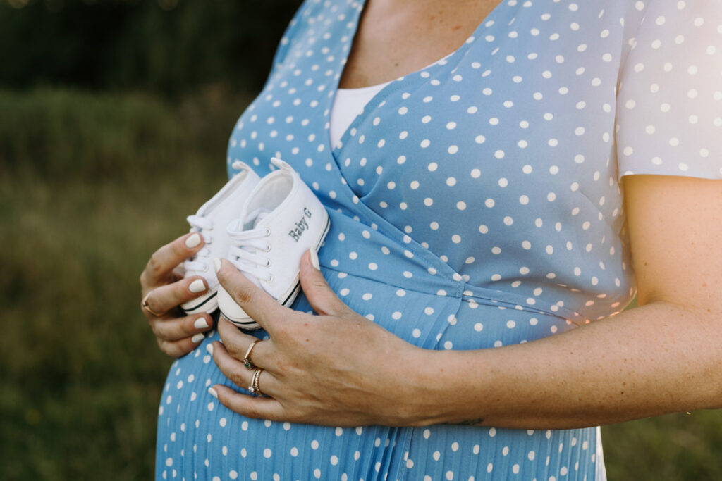 Why I love taking maternity photo sessions. Golden hour maternity photo session. Ewa Jones Photography