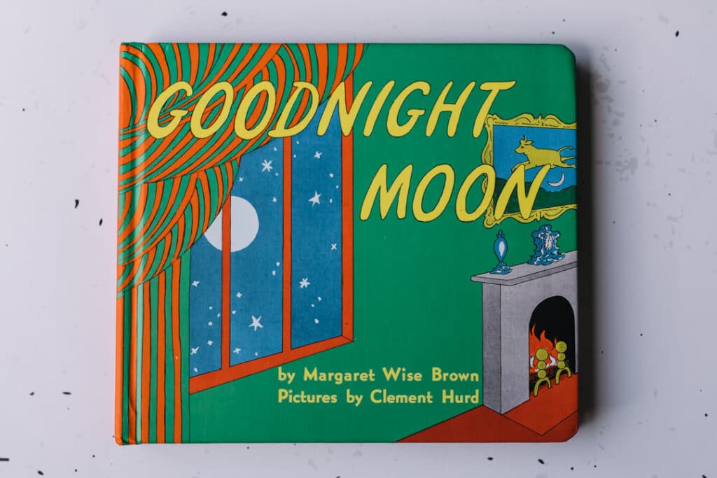 Goodnight moon book. 30 books to read for 0-5 year old - Part 1. Ewa Jones Photography