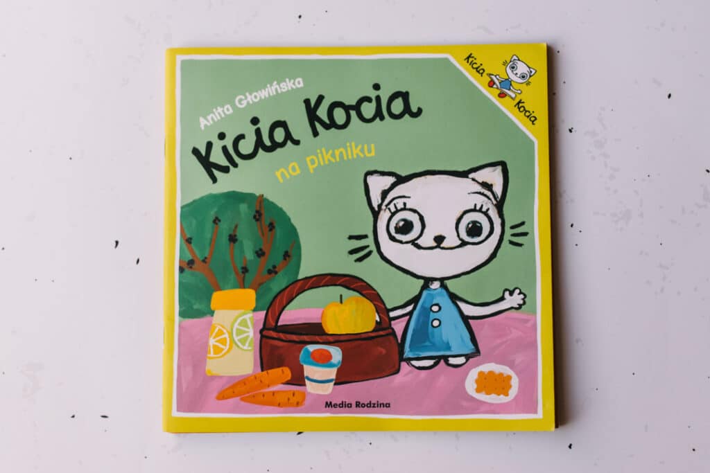 Kicia Kocia na kikniku book. 30 books to read for 0-5 year old - Part 1. Ewa Jones Photography