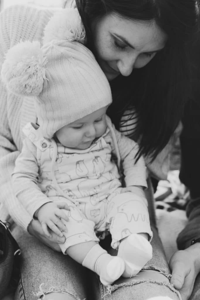 Black and white image of mum and baby. Candid photography. Family photographer in Hampshire. Ewa Jones Photography