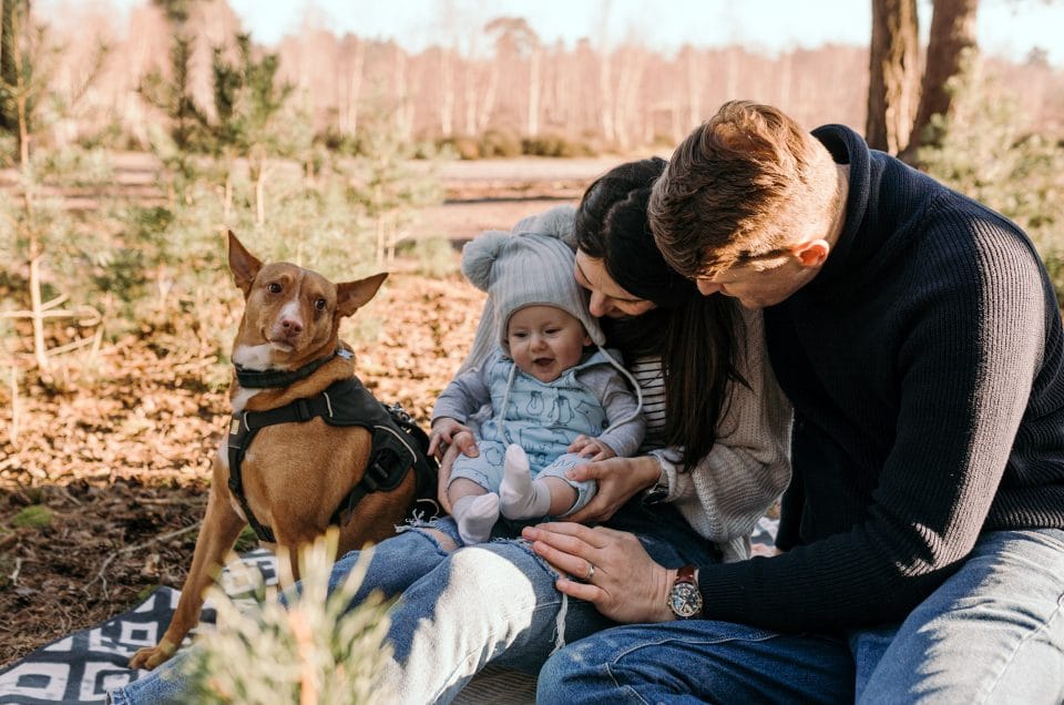 Outdoor family session in the winter. Hampshire photographer. Ewa Jones Photography