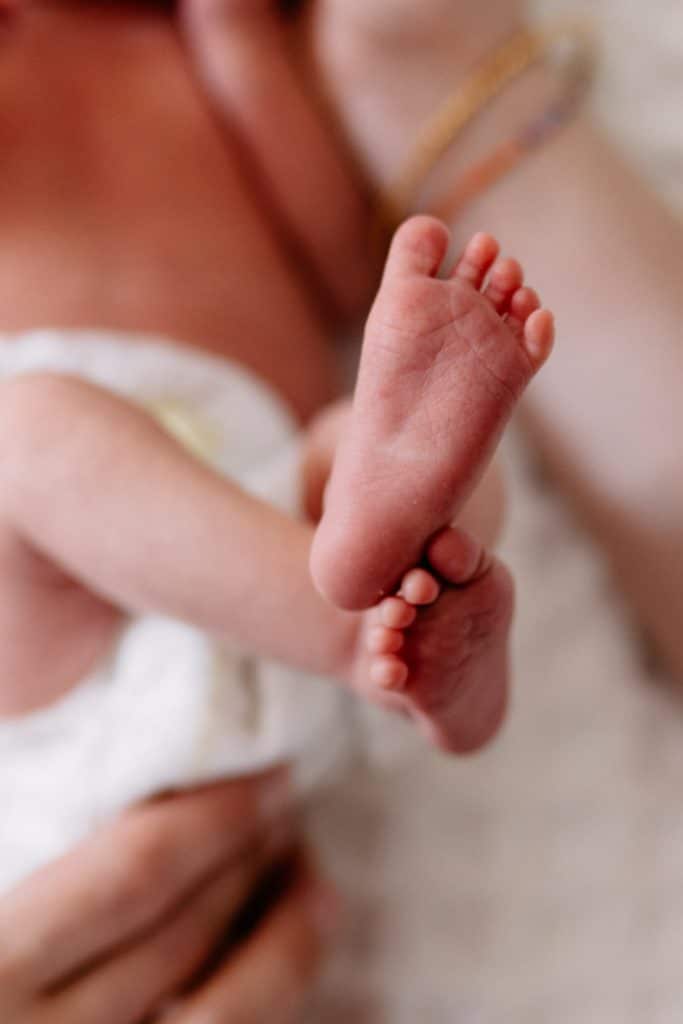 Close up detail of newborn baby feet. Newborn photoshoot in Hampshire. Ewa Jones Photography
