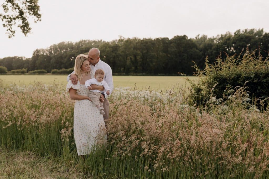 Family photo session in Hampshire countryside-15 Family photo session at the countryside. Family photo session in Hampshire countryside. Hampshire family photographer. Ewa Jones Photography