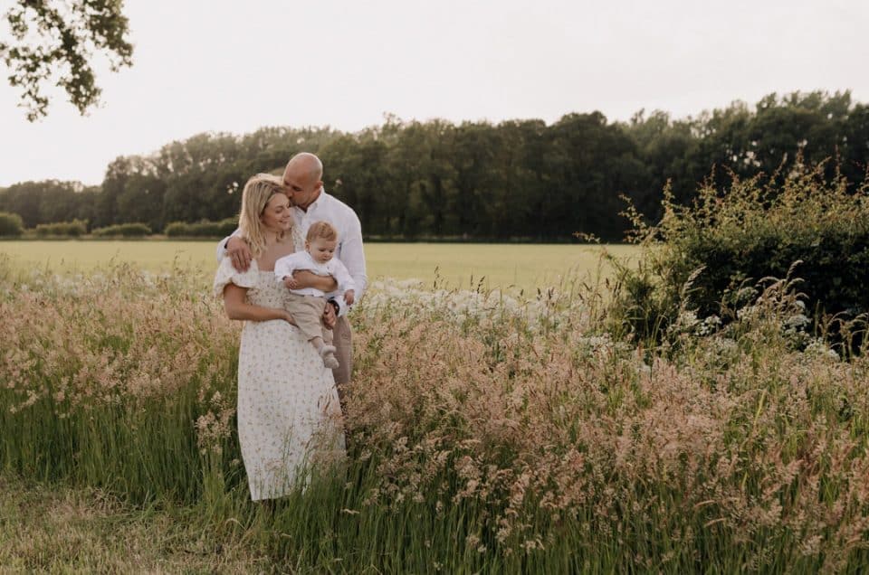 Family photo session at the countryside. Family photo session in Hampshire countryside. Hampshire family photographer. Ewa Jones Photography