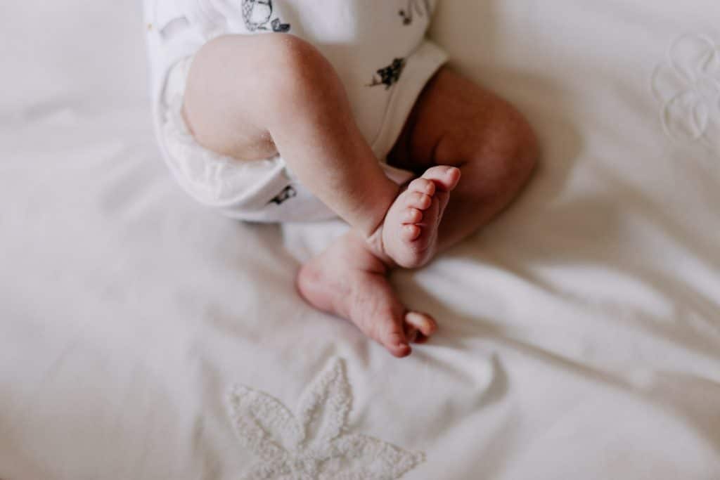 close up detail of newborn baby feet. newborn photography in Basingstoke. Hampshire photography. Ewa Jones Photography