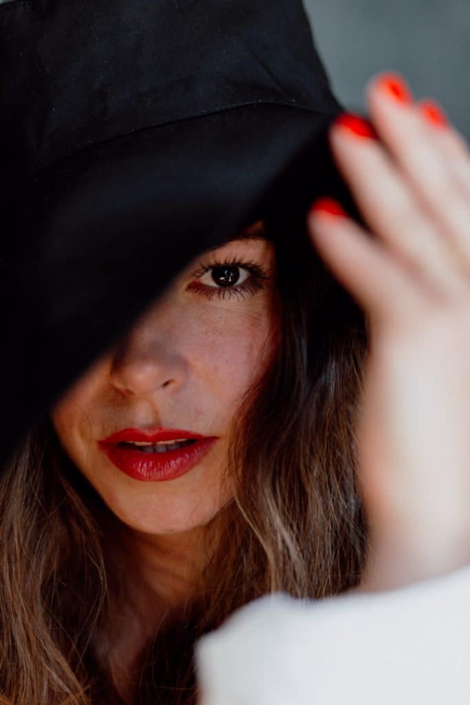 woman photo session. poses for a female photo session. portrait female photo session. model photo session. Model photographer. Women photography in Hampshire. Ewa Jones Photography. basingstoke photographer