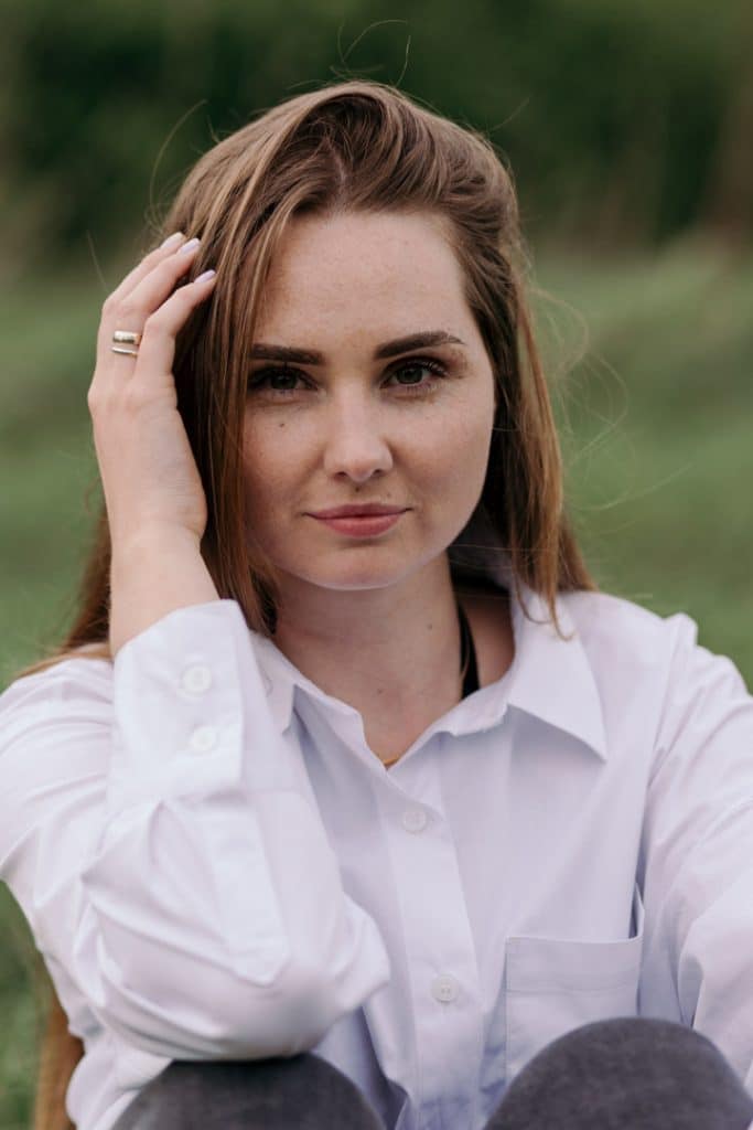 portrait photography of female. lovely natural portrait photo session in Basingstoke Hampshire. female empowering photo session. Ewa Jones Photography