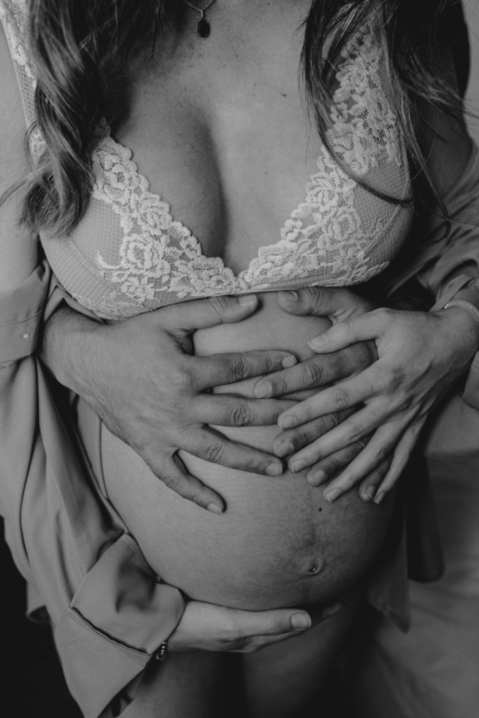 Close up of baby bump. in home natural maternity portrait. London maternity photographer. Ewa jones photography
