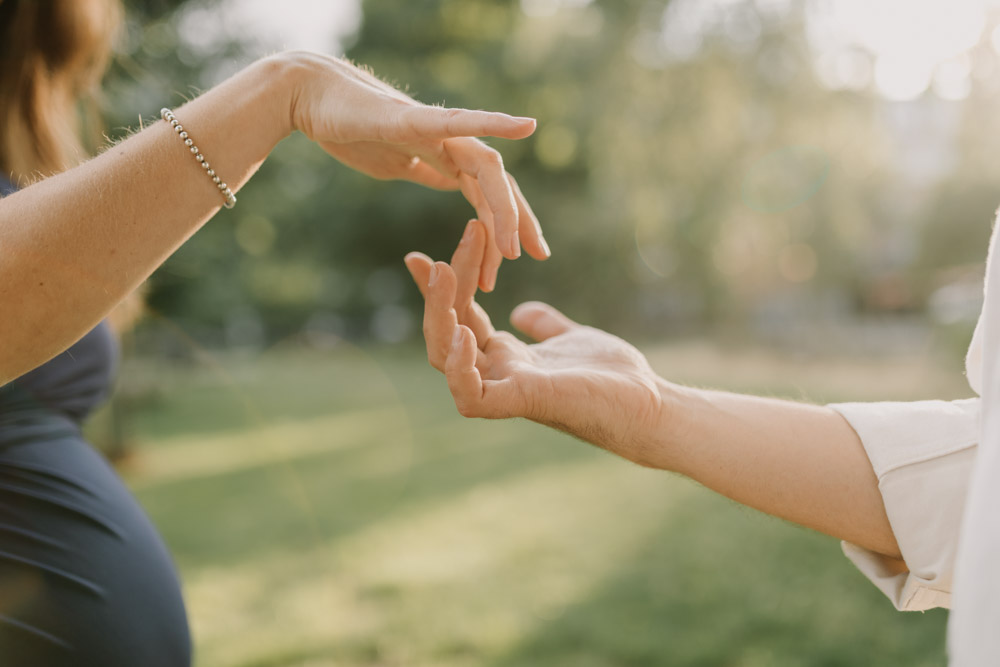 Close up of hands. Maternity natural photo session. Outdoor maternity intimate photography. Ewa Jones photography. Basingstoke maternity photographer