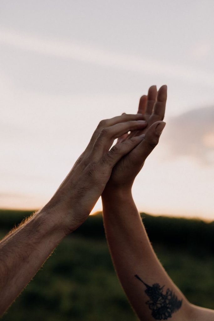Close up of couples hands. Natural photo session. Hampshire photo shoot. Basigstoke photo session. Ewa Jones Photography