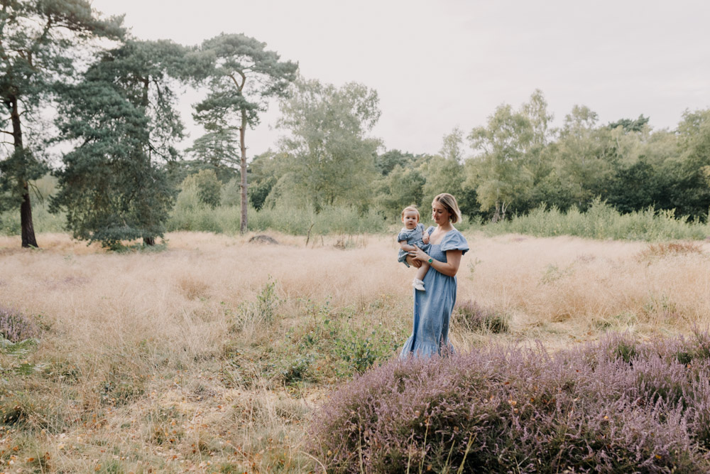 mother and daughter. lovely outdoor photo session. family session celebrating little girl one year. Hampshire family photographer. Ewa jones Photography